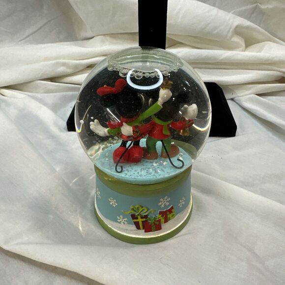 2012, Mickey and Minnie, Ringing the Bell, IOB - Picture 3 of 11